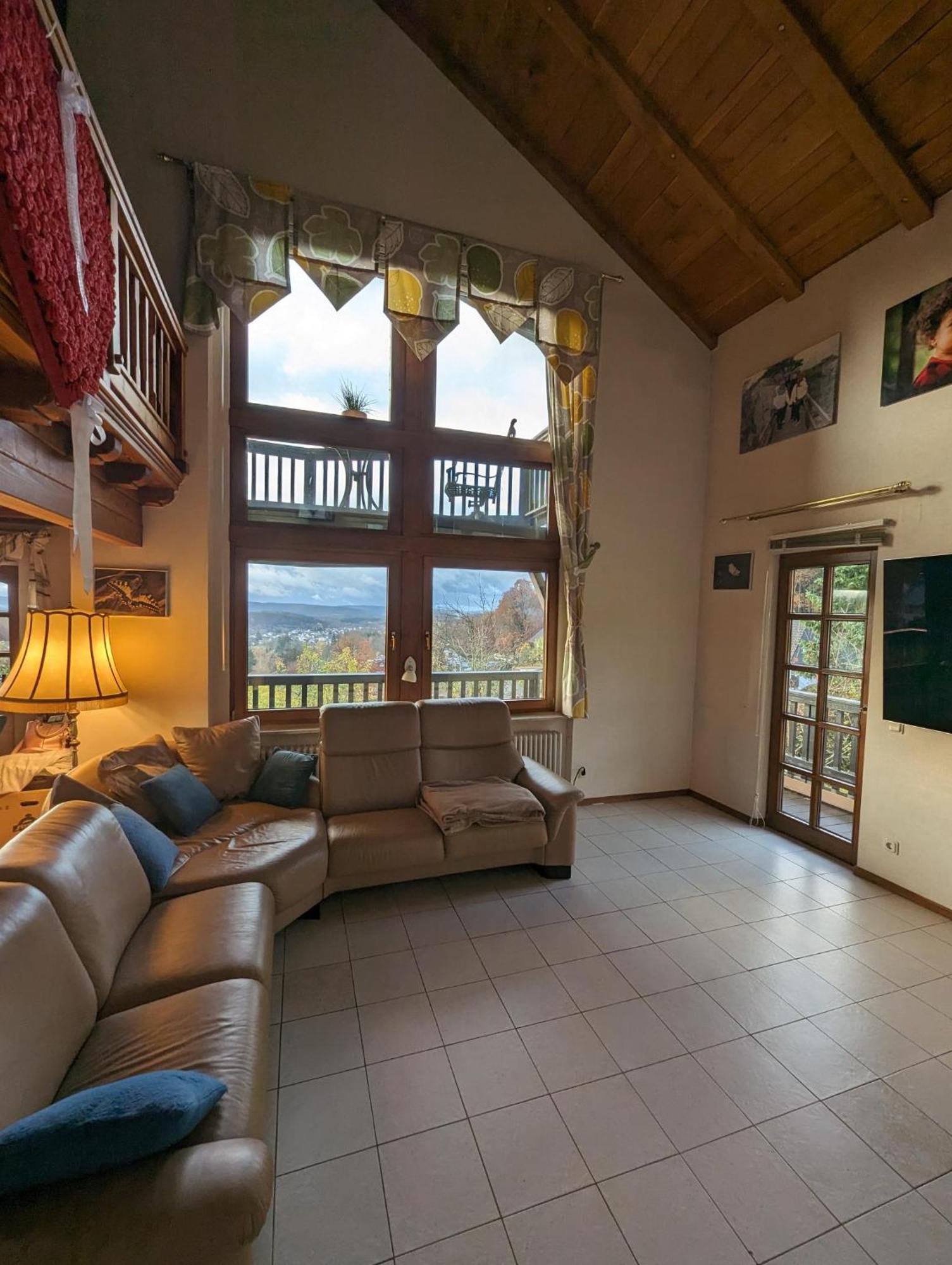 Villa Sonnige Aussicht Losheim Esterno foto